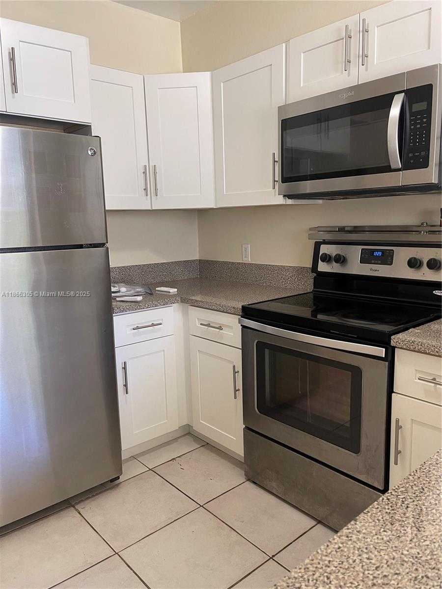 Small Image of 30 PARK DR #12-B, Bal Harbour Number 8