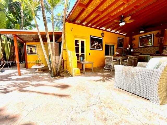 Small Image of 168 NORTH EAST 44TH ST, Miami Number 25