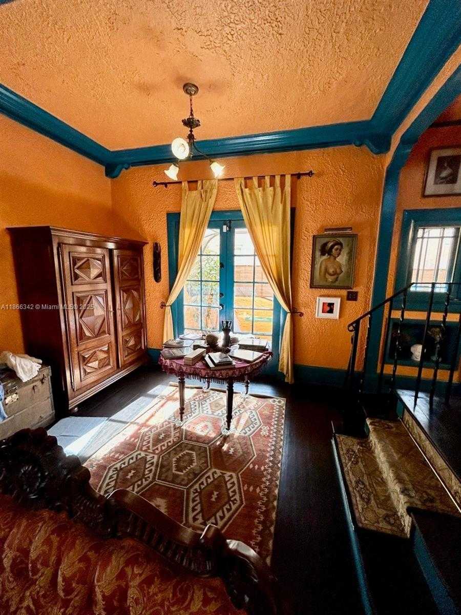 Small Image of 168 NORTH EAST 44TH ST, Miami Number 8