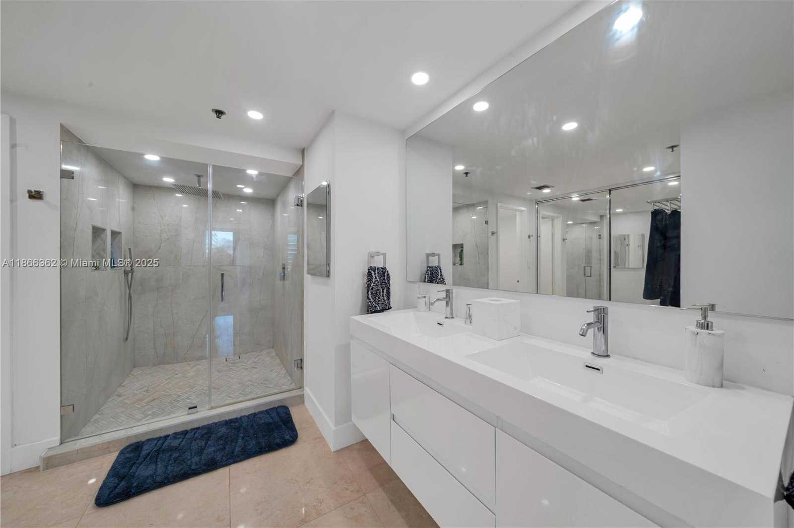 Small Image of 201 CRANDON BLVD #541, Key Biscayne Number 19