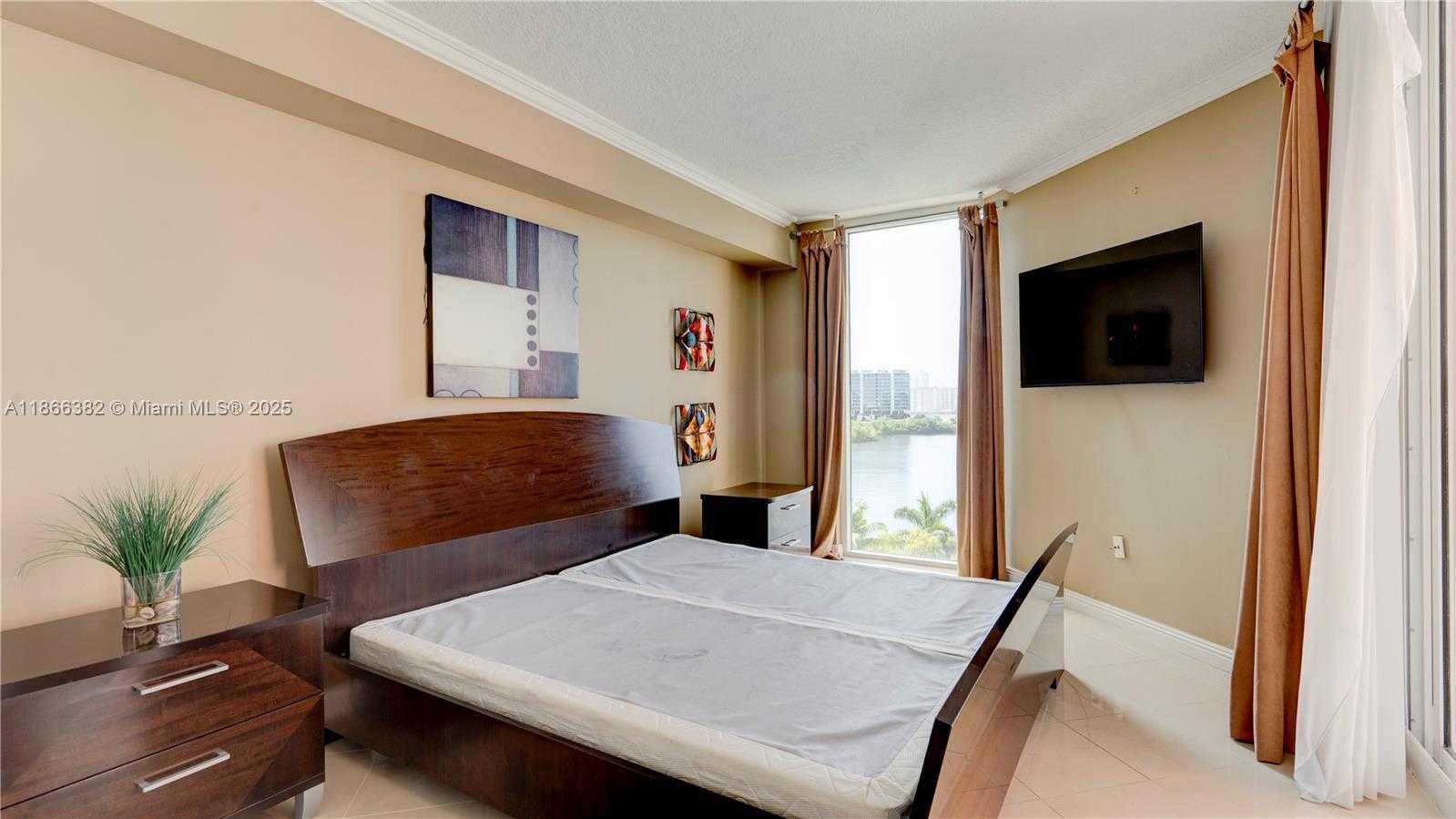 Small Image of 3370 HIDDEN BAY DR #909, Aventura Number 22