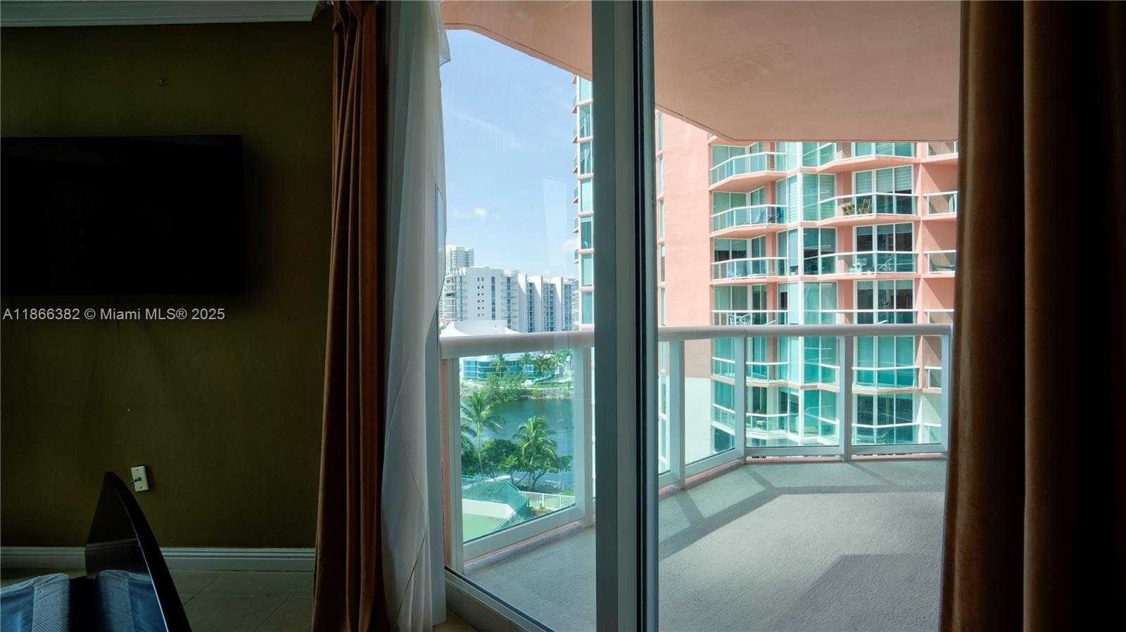 Small Image of 3370 HIDDEN BAY DR #909, Aventura Number 26