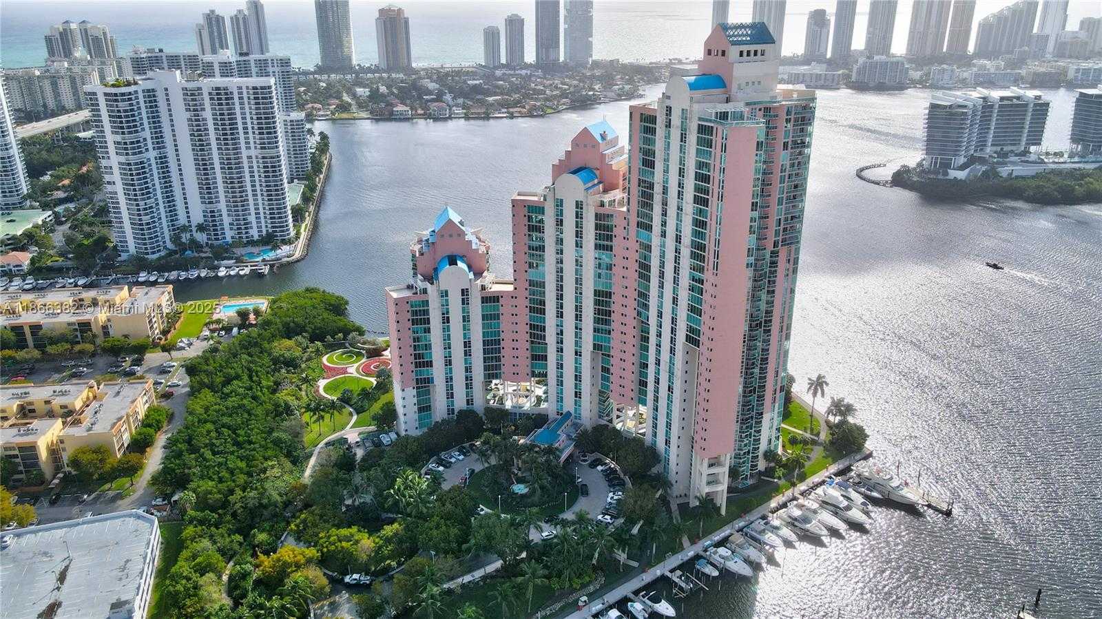 Small Image of 3370 HIDDEN BAY DR #909, Aventura Number 4