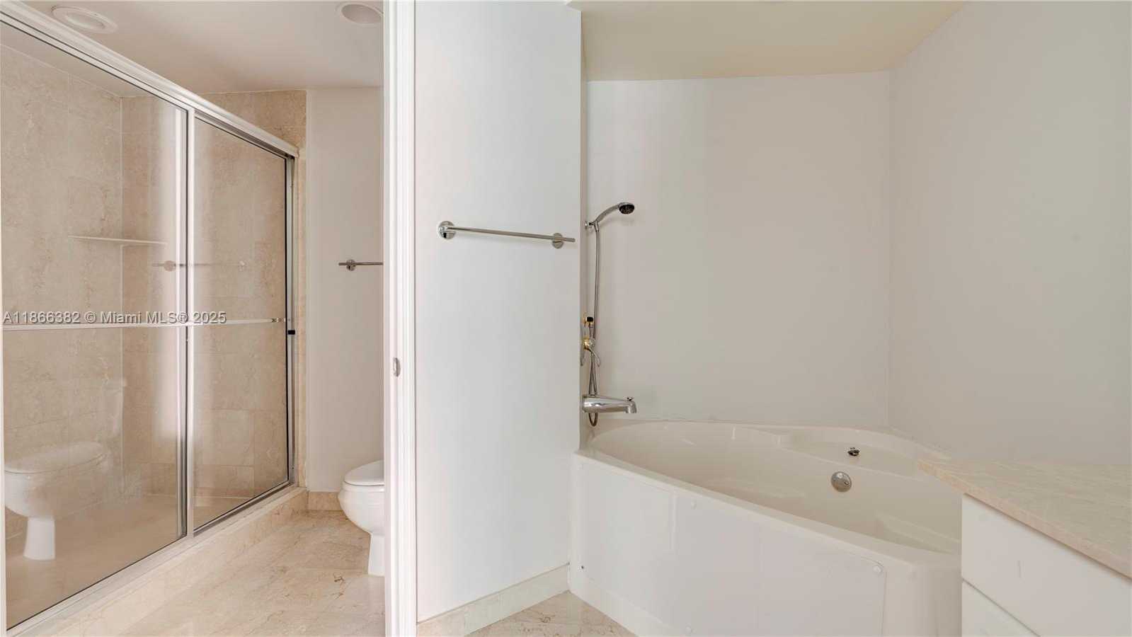 Small Image of 3370 HIDDEN BAY DR #909, Aventura Number 49