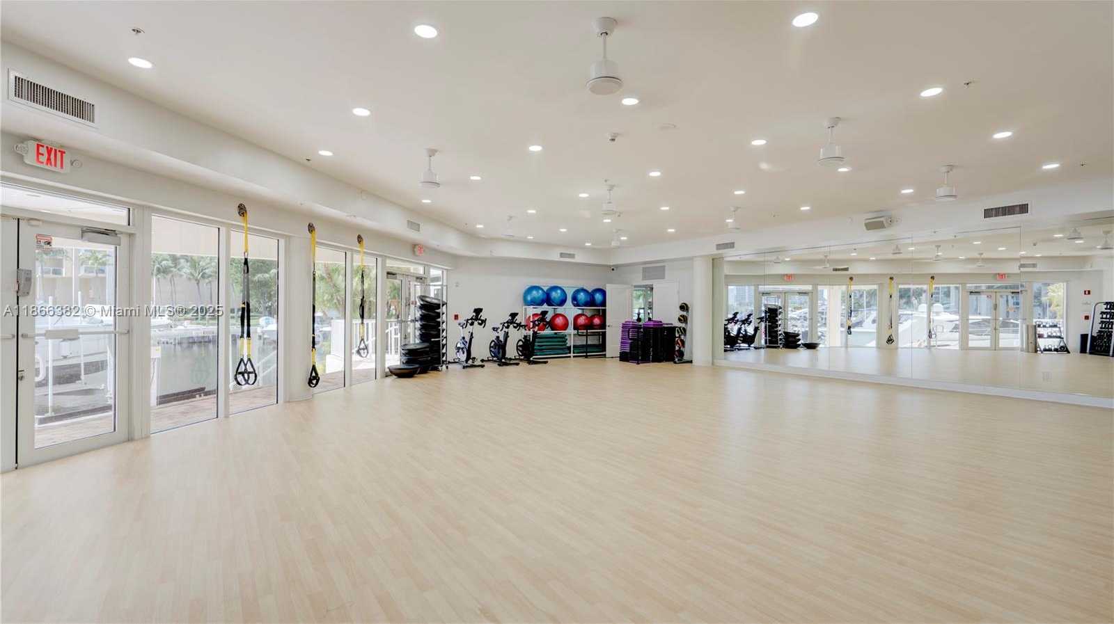 Small Image of 3370 HIDDEN BAY DR #909, Aventura Number 62