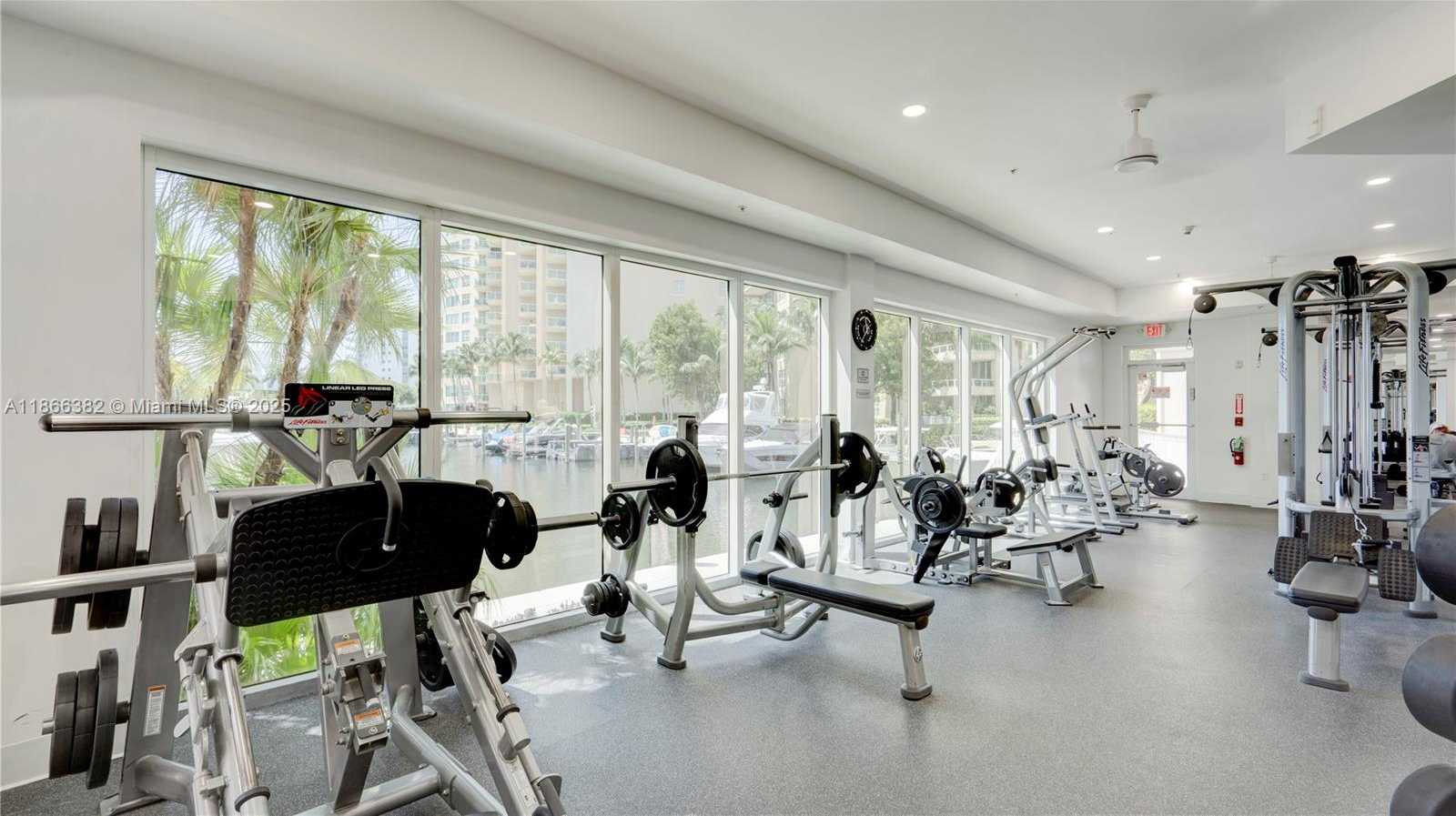Small Image of 3370 HIDDEN BAY DR #909, Aventura Number 64