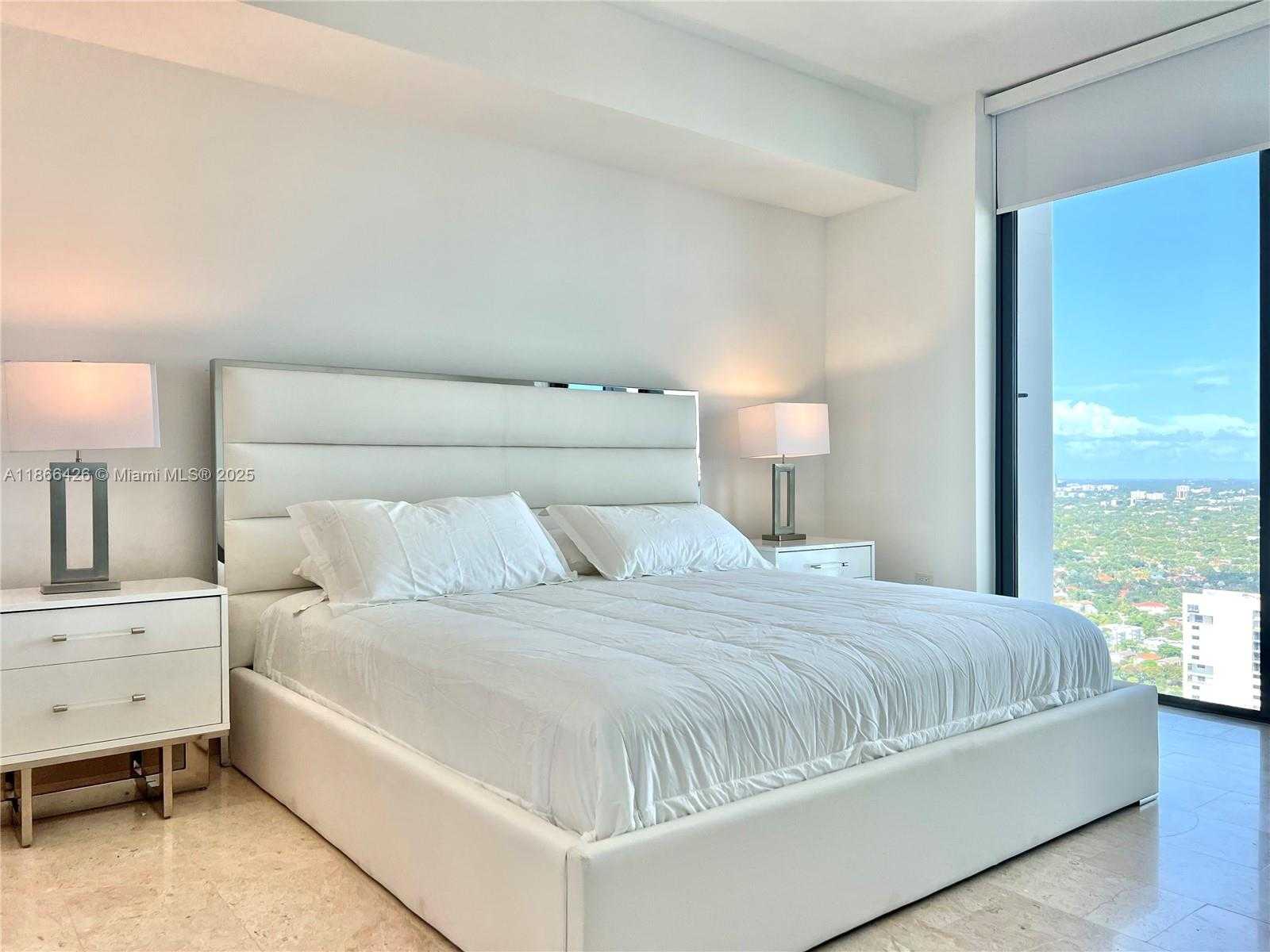 Small Image of 88 SOUTH WEST 7 #3606, Miami Number 4
