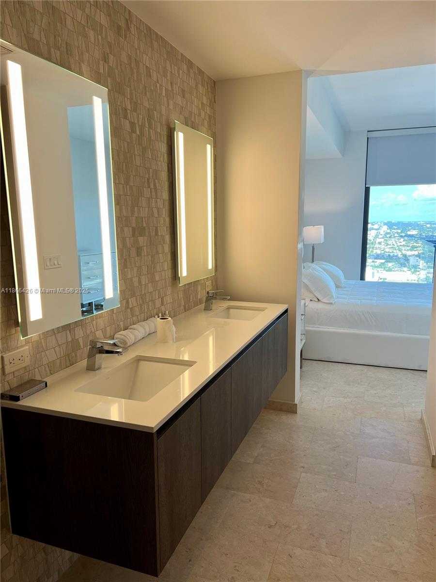 Small Image of 88 SOUTH WEST 7 #3606, Miami Number 6