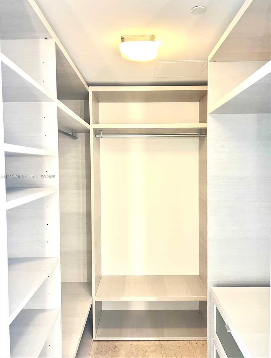 Small Image of 88 SOUTH WEST 7 #3606, Miami Number 8