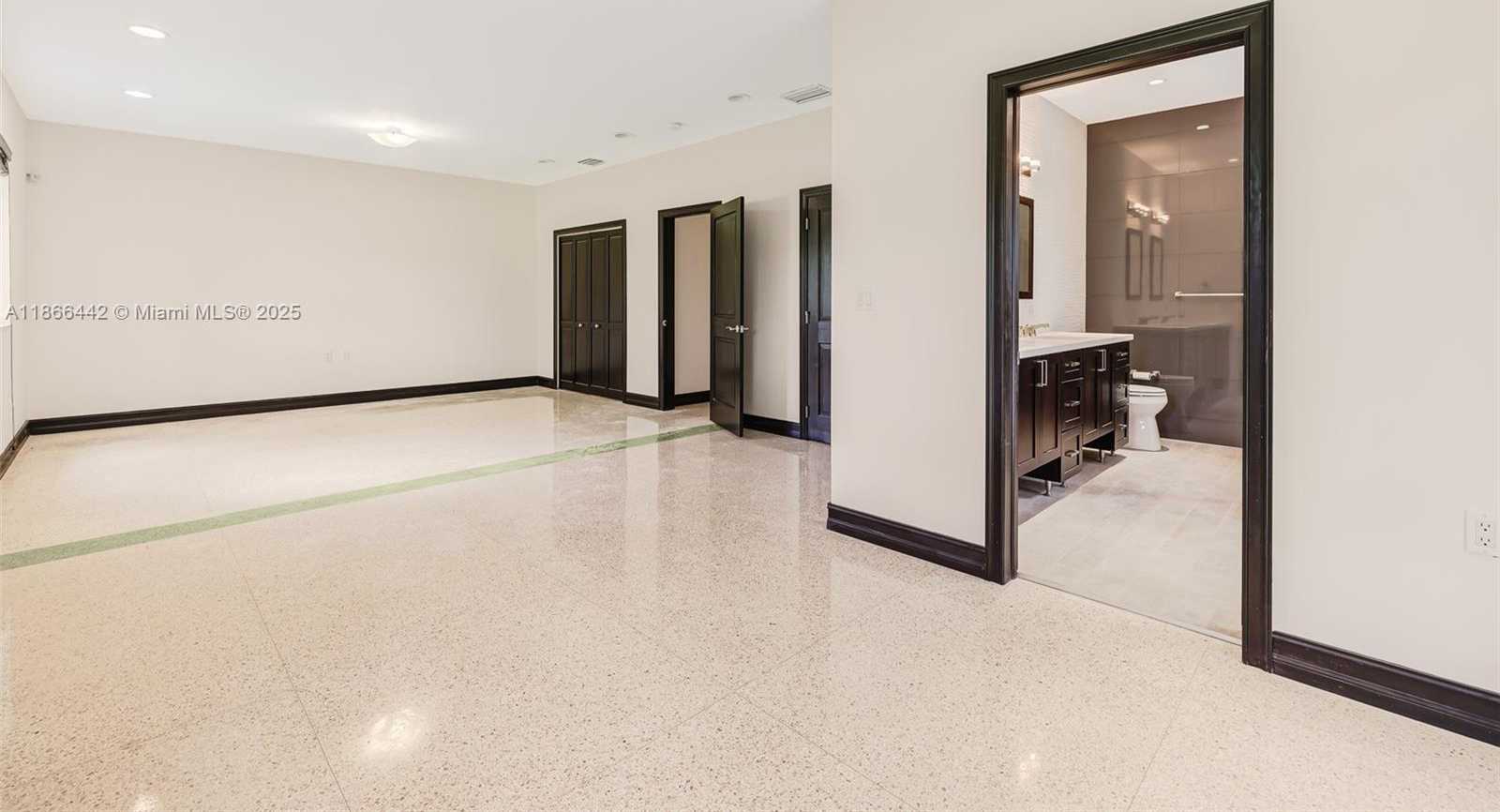 Small Image of 6250 SOUTH WEST 88TH ST, Pinecrest Number 13