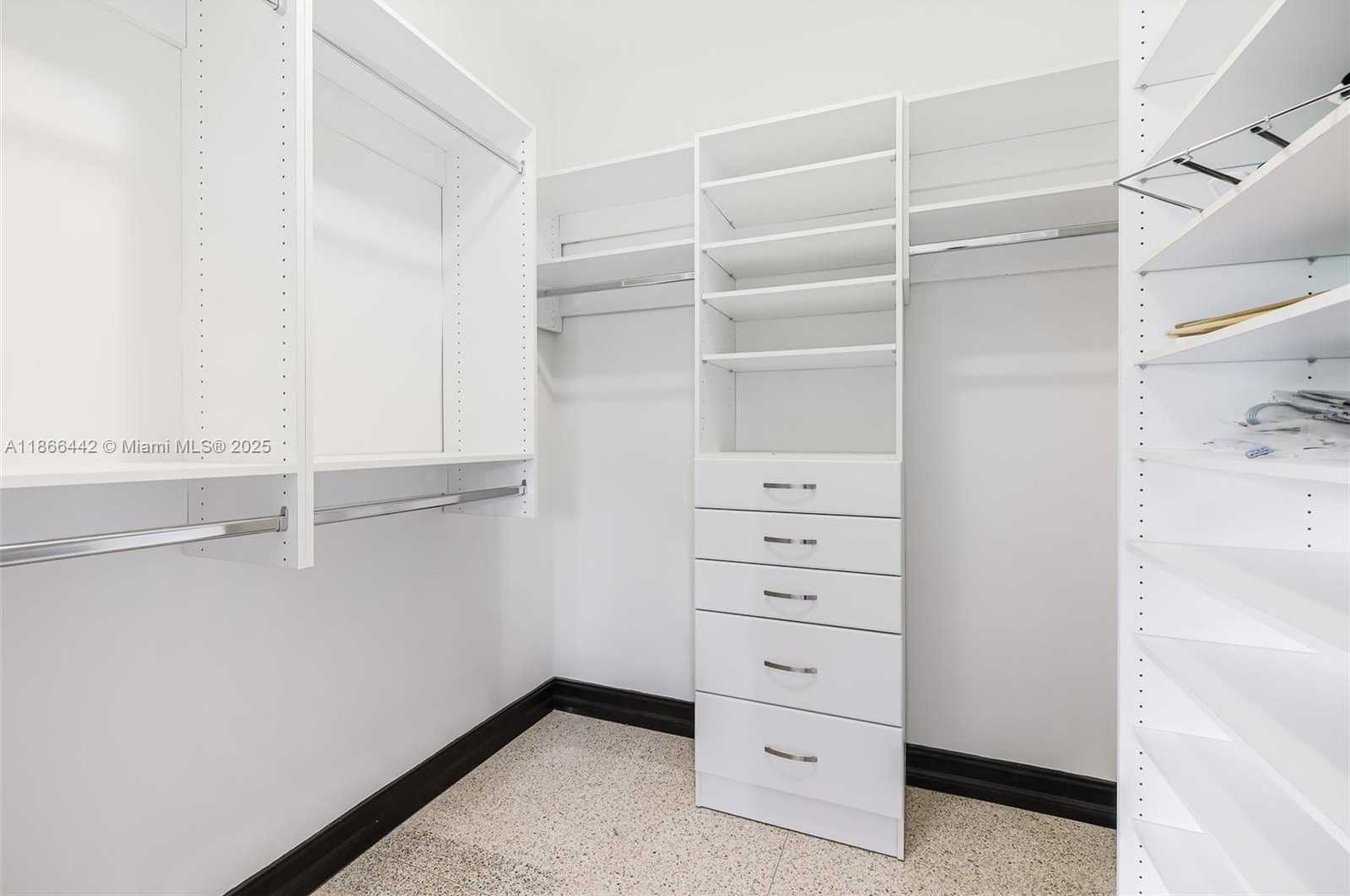 Small Image of 6250 SOUTH WEST 88TH ST, Pinecrest Number 17