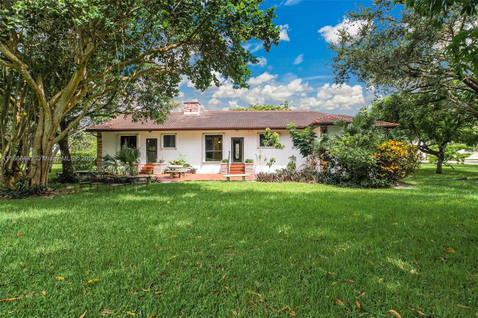 Small Image of 6250 SOUTH WEST 88TH ST, Pinecrest Number 25