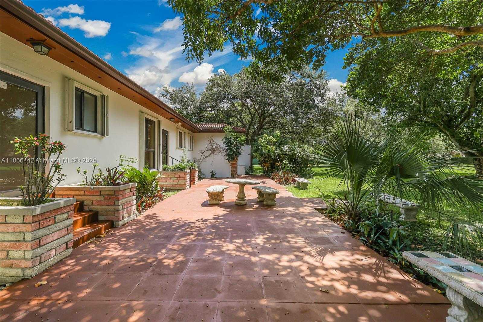Small Image of 6250 SOUTH WEST 88TH ST, Pinecrest Number 26
