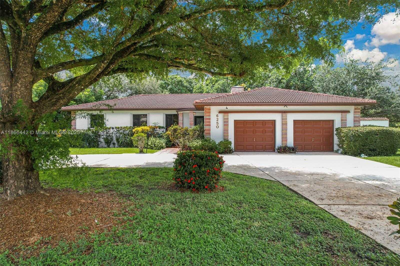Small Image of 6250 SOUTH WEST 88TH ST, Pinecrest Number 3