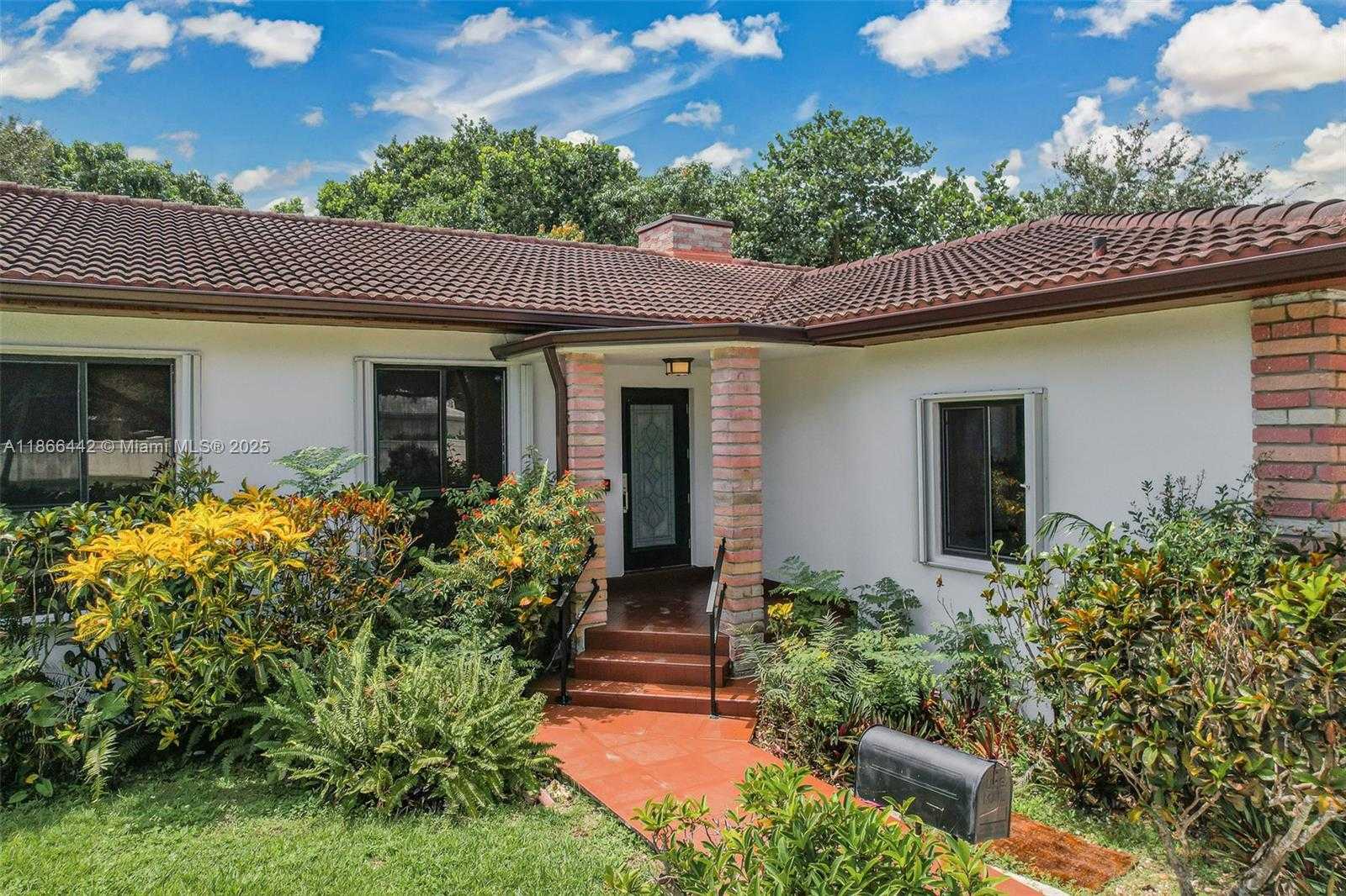 Small Image of 6250 SOUTH WEST 88TH ST, Pinecrest Number 5
