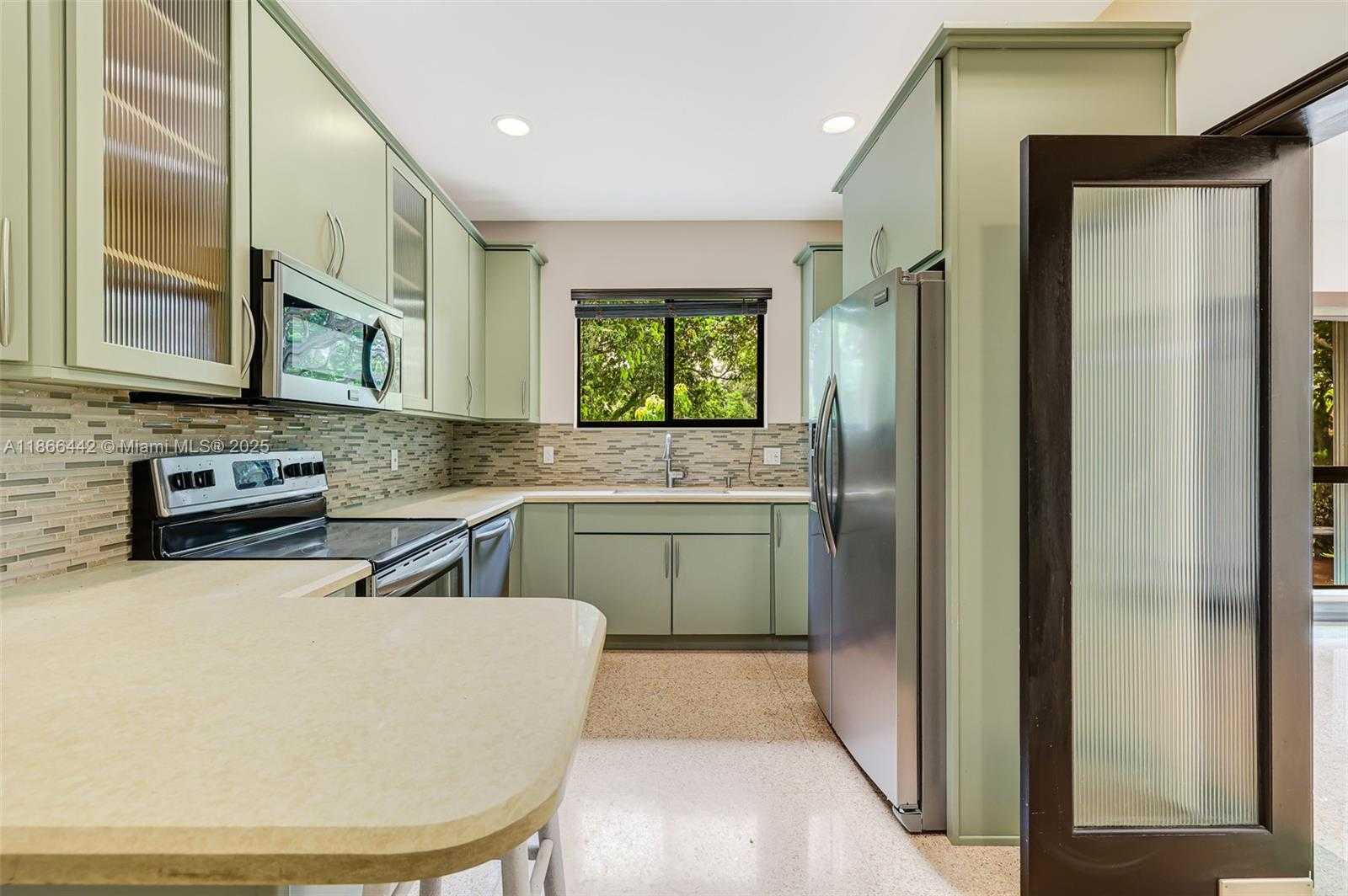 Small Image of 6250 SOUTH WEST 88TH ST, Pinecrest Number 9