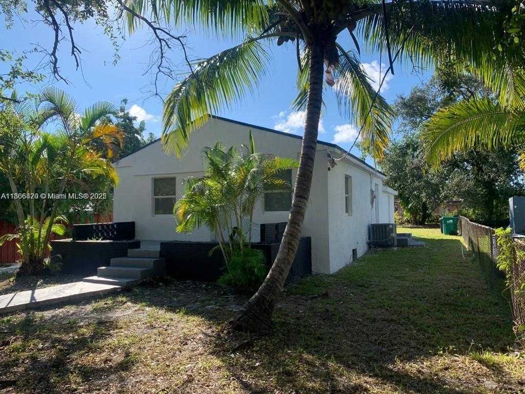 Small Image of 2424 NORTH WEST 44TH ST #2424, Miami Number 10