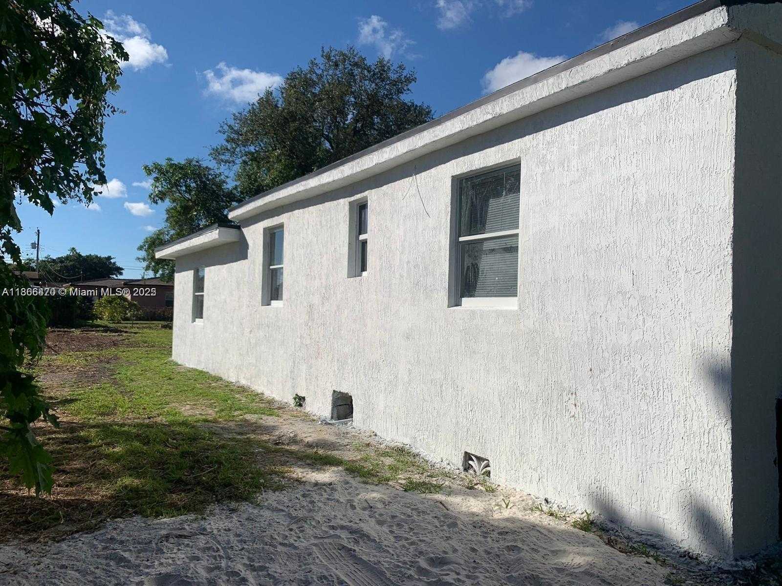 Small Image of 2424 NORTH WEST 44TH ST #2424, Miami Number 12