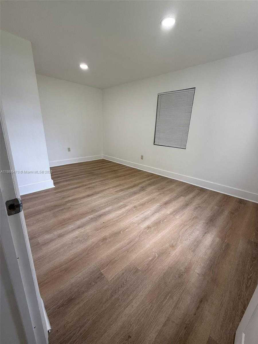 Small Image of 2424 NORTH WEST 44TH ST #2424, Miami Number 3