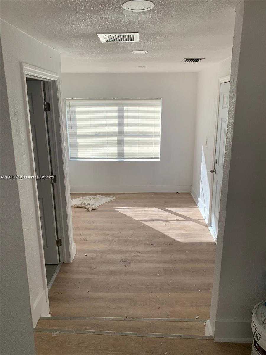 Small Image of 2424 NORTH WEST 44TH ST #2424, Miami Number 6