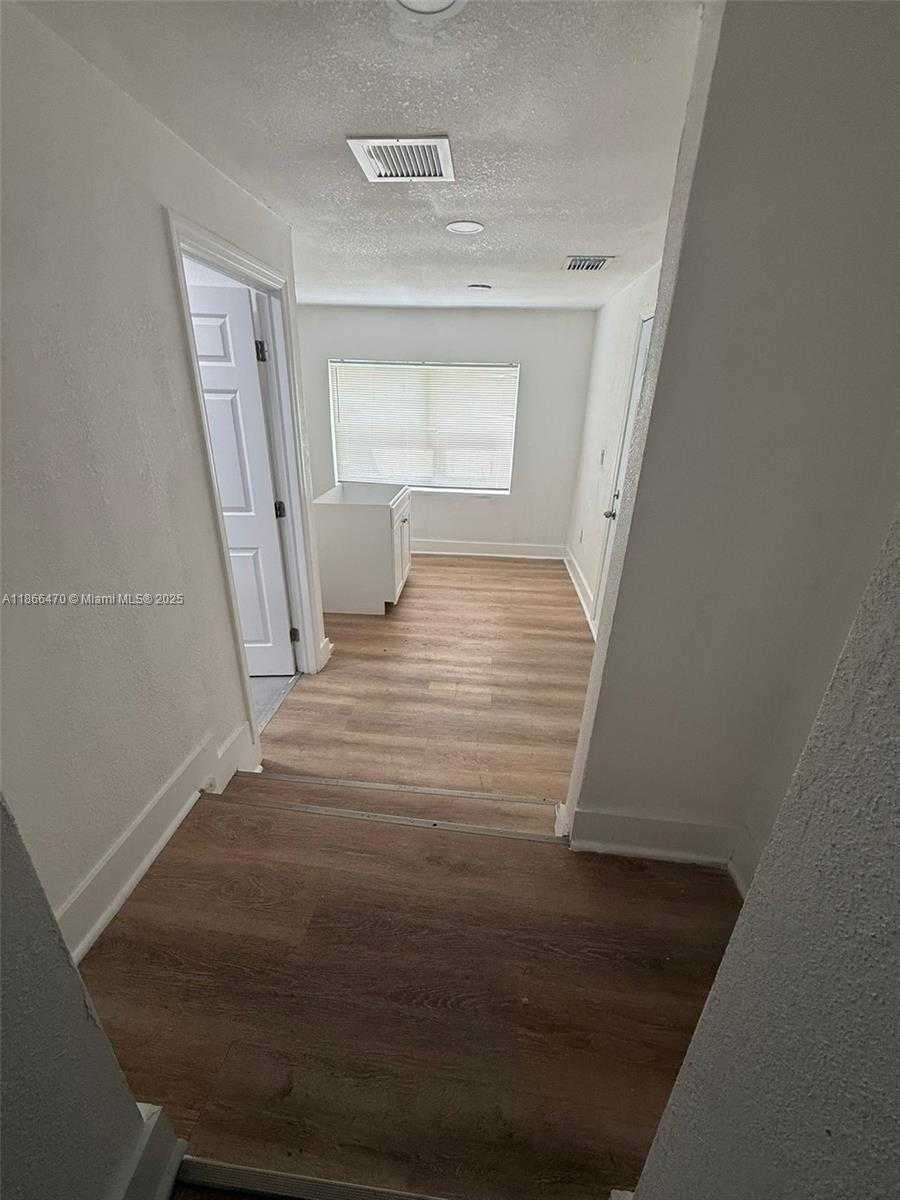 Small Image of 2424 NORTH WEST 44TH ST #2424, Miami Number 7