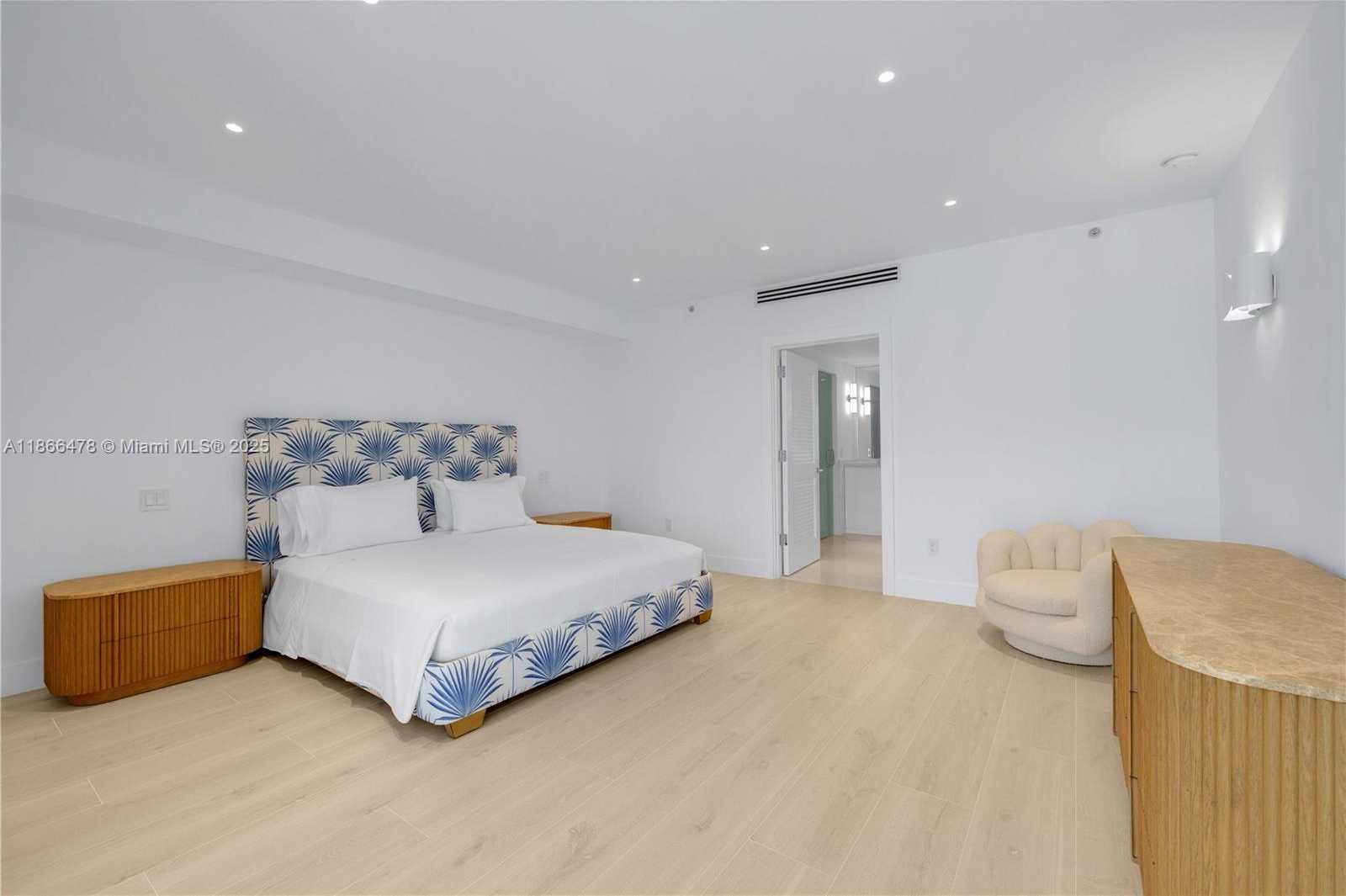 Small Image of 3737 COLLINS AVE #S-1603, Miami Beach Number 14