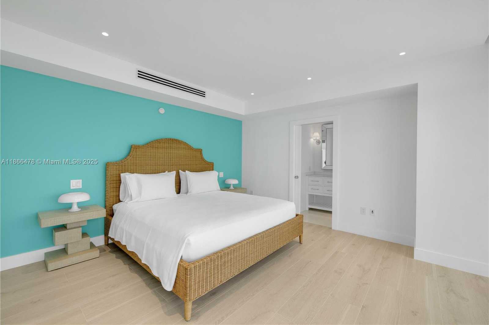 Small Image of 3737 COLLINS AVE #S-1603, Miami Beach Number 23