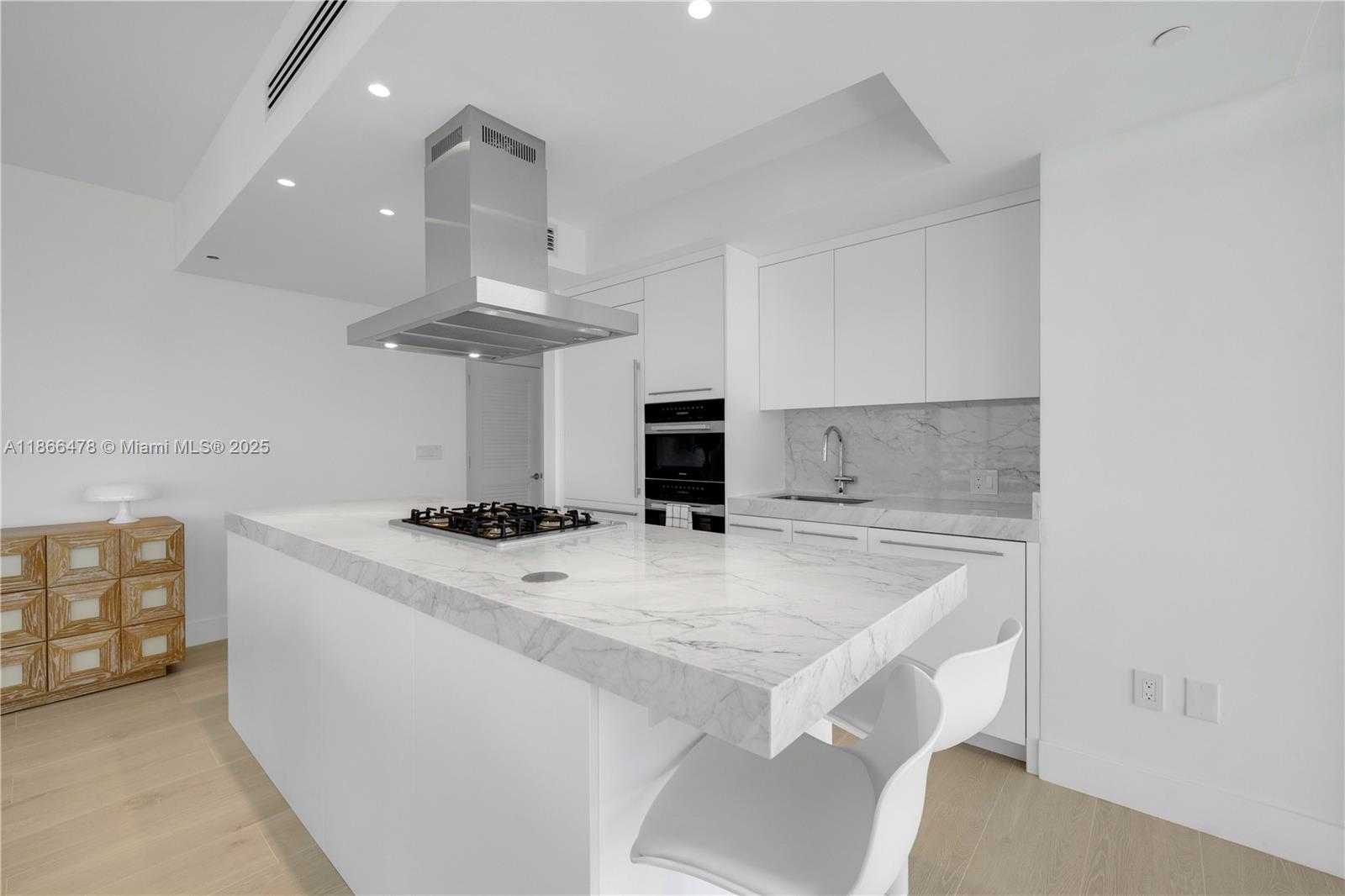 Small Image of 3737 COLLINS AVE #S-1603, Miami Beach Number 8