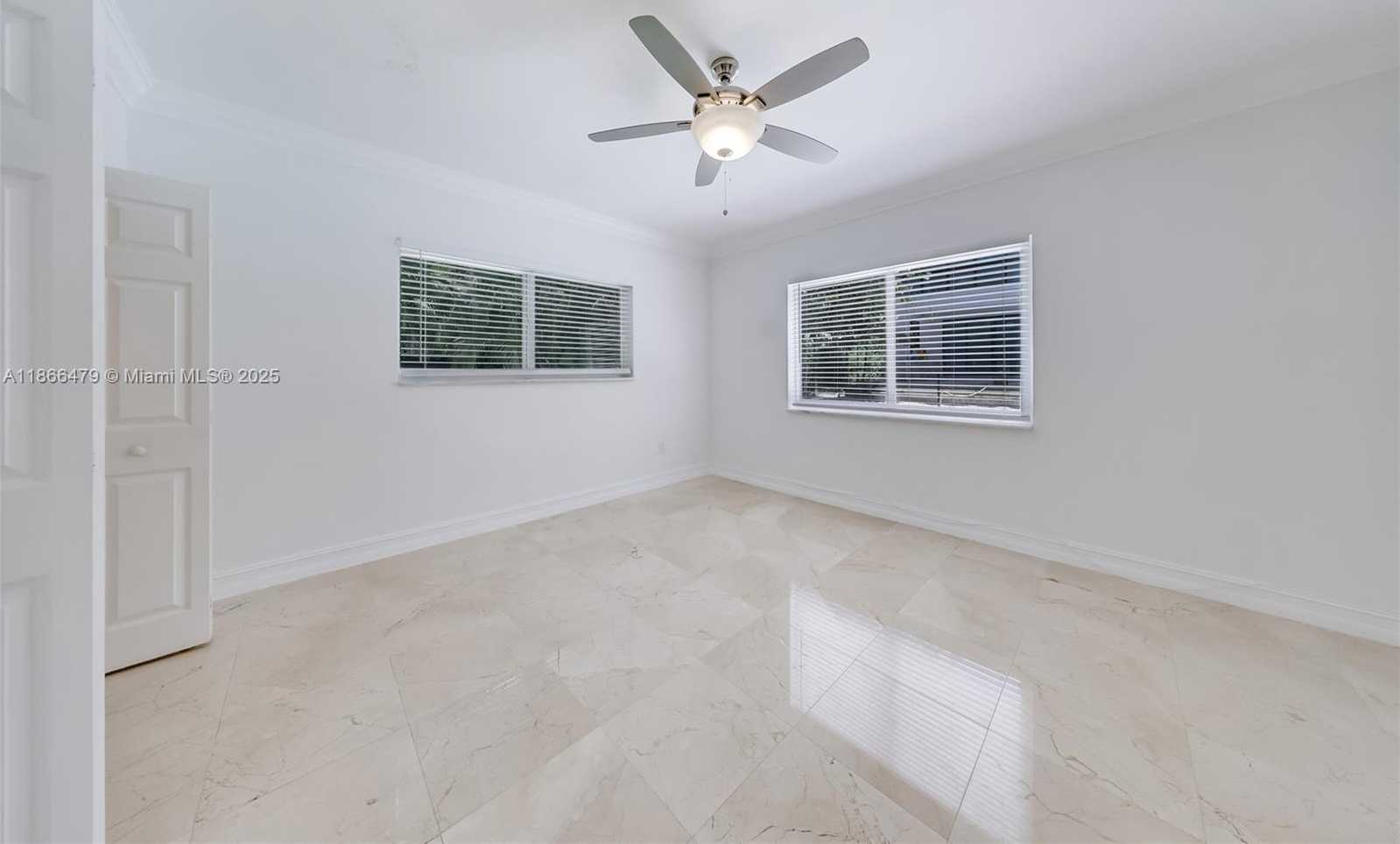 Small Image of 1410 BIRD RD, Coral Gables Number 11