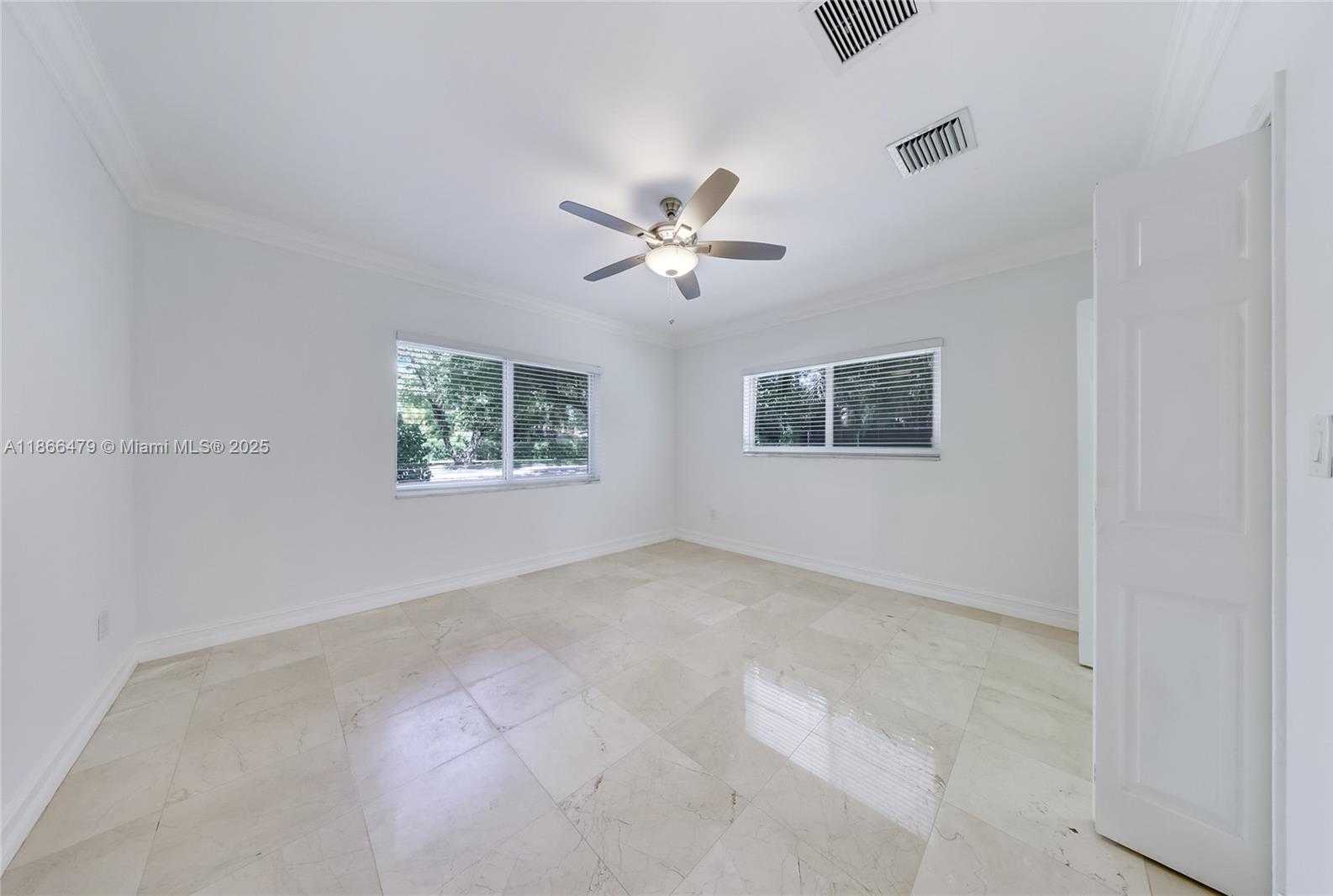 Small Image of 1410 BIRD RD, Coral Gables Number 13