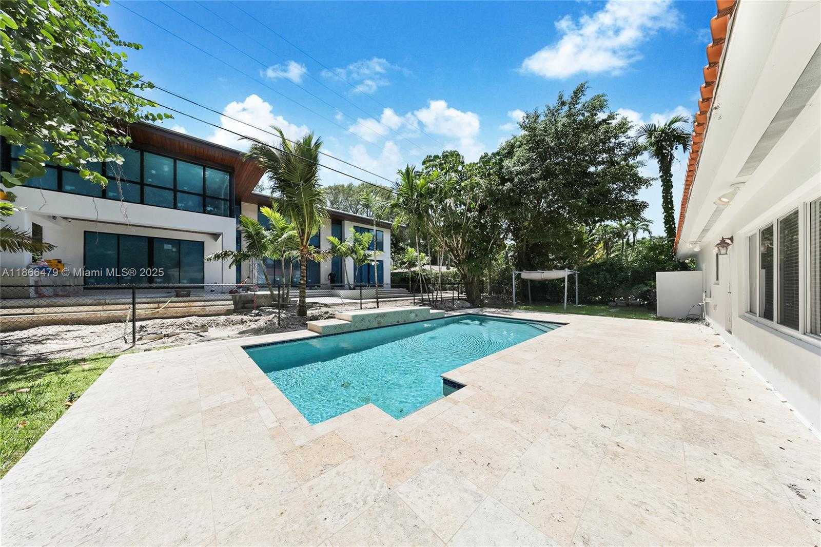 Small Image of 1410 BIRD RD, Coral Gables Number 17