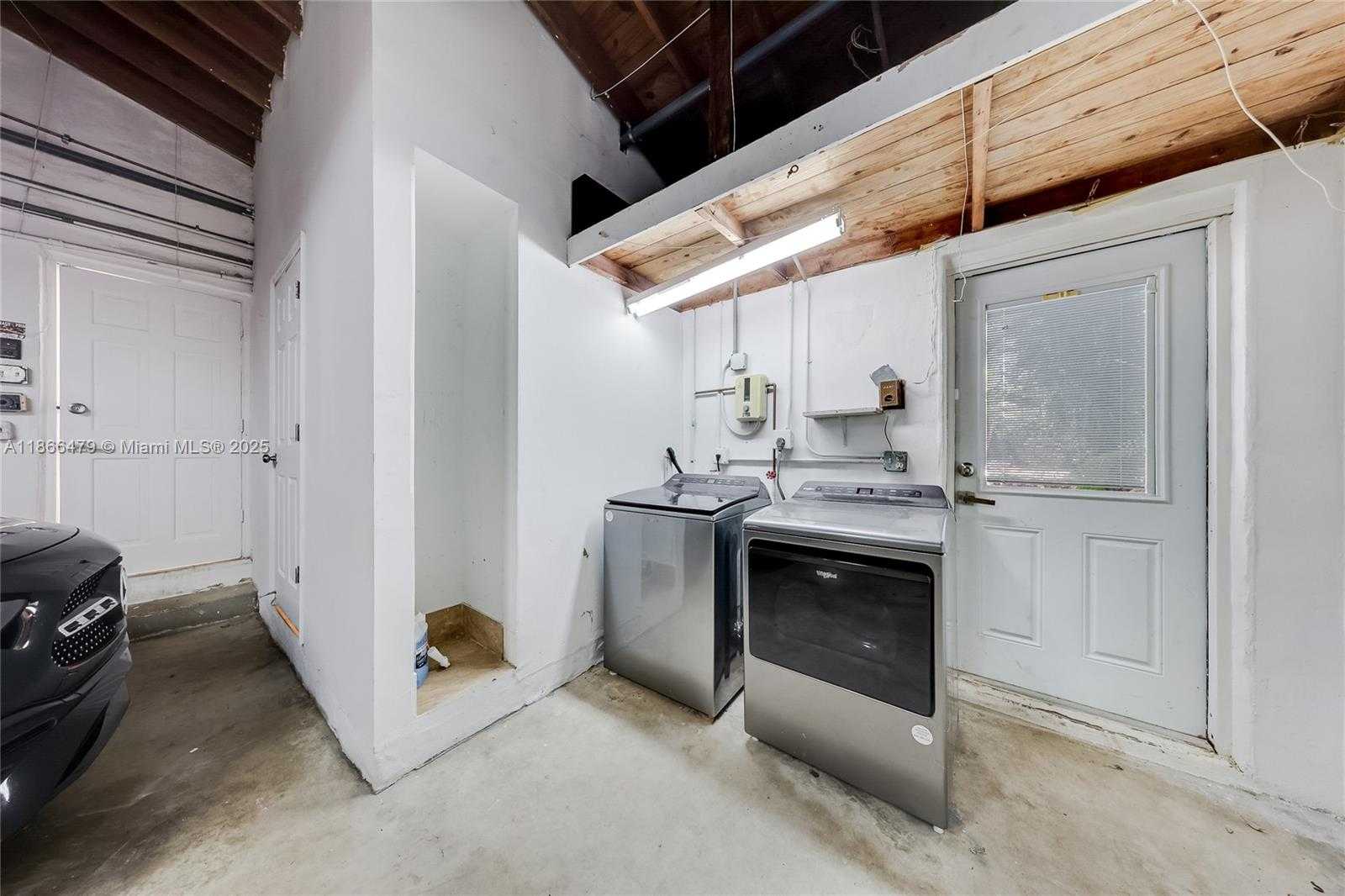 Small Image of 1410 BIRD RD, Coral Gables Number 18