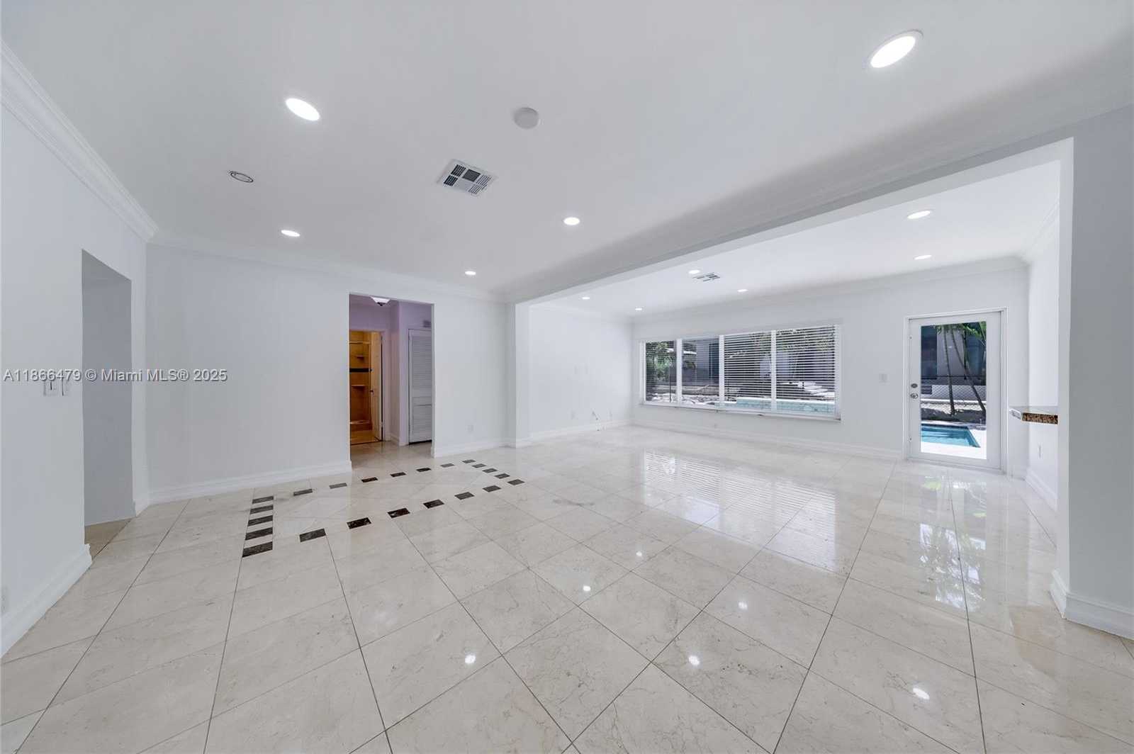 Small Image of 1410 BIRD RD, Coral Gables Number 3