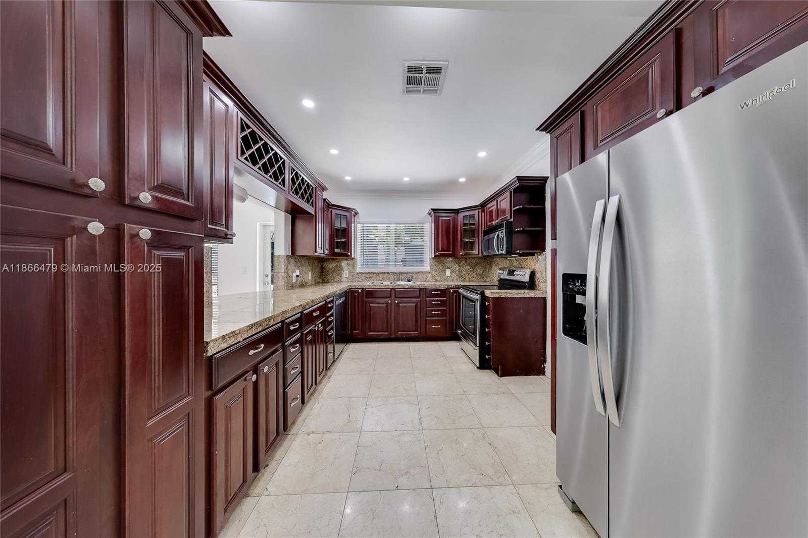 Small Image of 1410 BIRD RD, Coral Gables Number 8