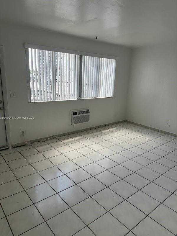 Small Image of 7001 BONITA DR #45, Miami Beach Number 5