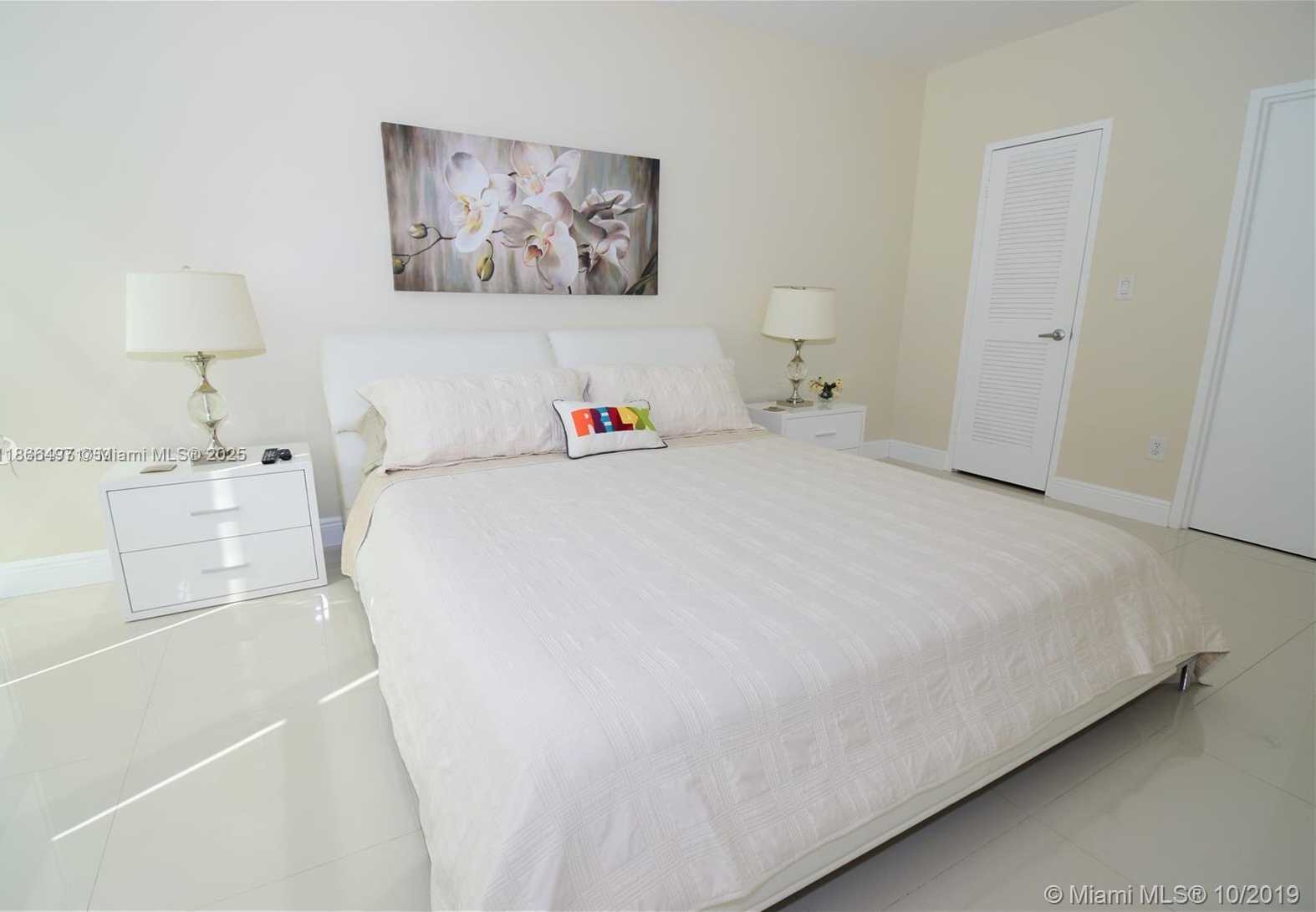 Small Image of 10275 COLLINS AVE #521, Bal Harbour Number 24