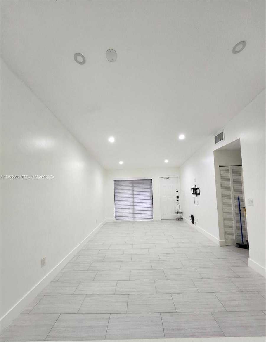 Small Image of 18224 MEDITERRANEAN BLVD #8-17, Hialeah Number 4