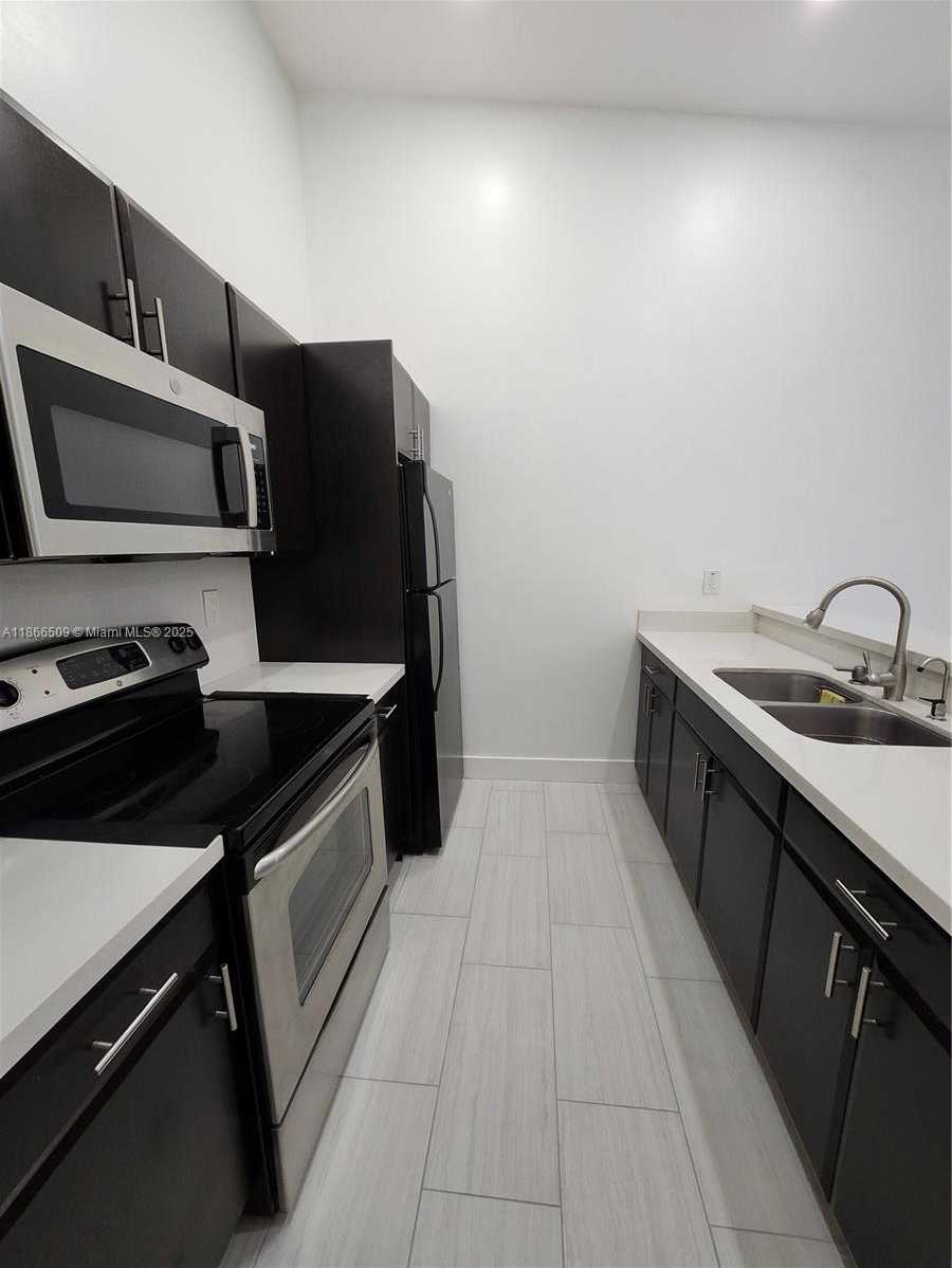 Small Image of 18224 MEDITERRANEAN BLVD #8-17, Hialeah Number 5