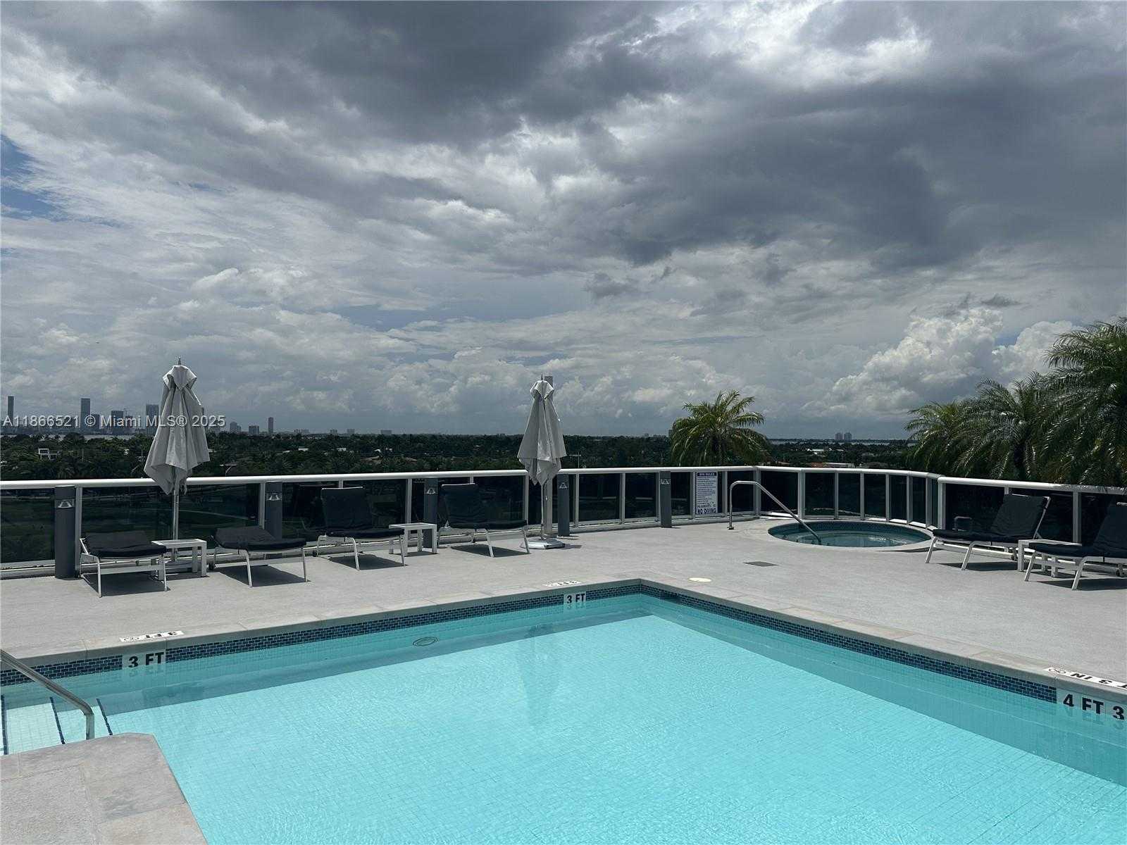 Small Image of 2001 MERIDIAN AVE #522, Miami Beach Number 11