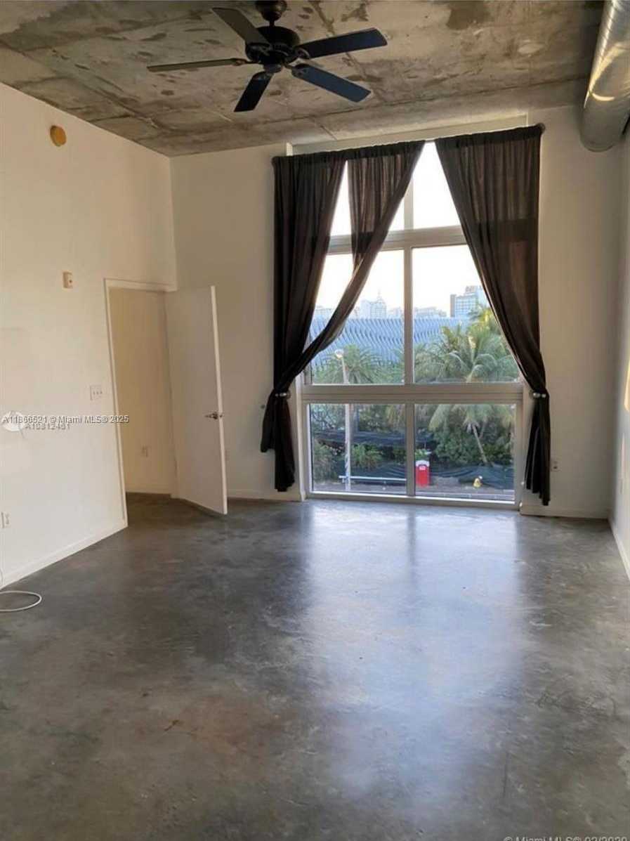 Small Image of 2001 MERIDIAN AVE #522, Miami Beach Number 2