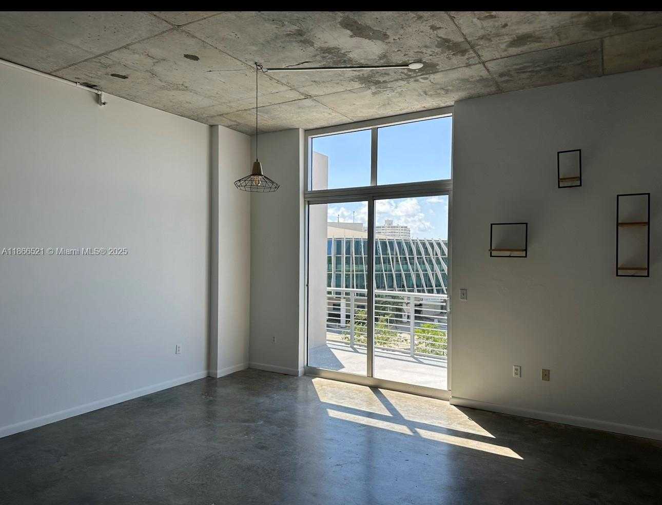 Small Image of 2001 MERIDIAN AVE #522, Miami Beach Number 5