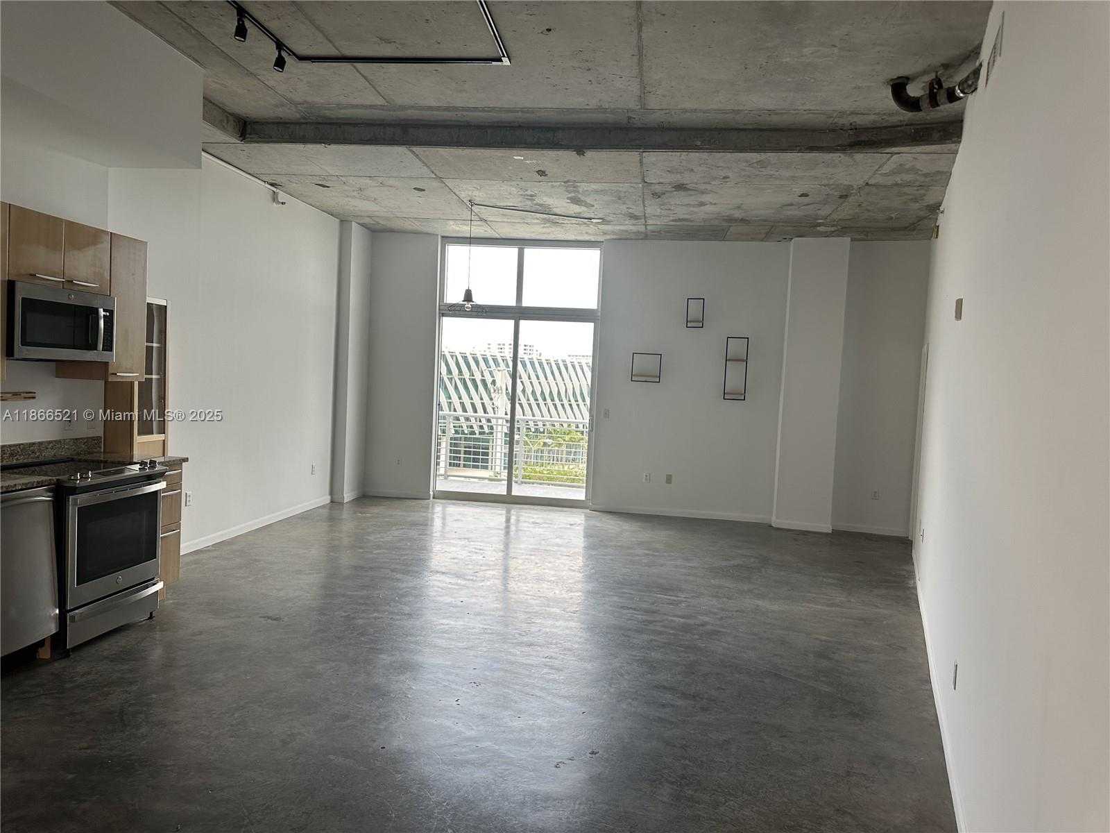 Small Image of 2001 MERIDIAN AVE #522, Miami Beach Number 8