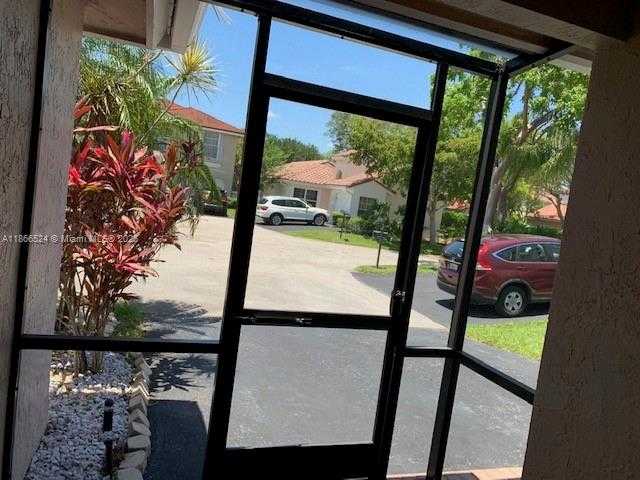 Small Image of 1334 SEAGRAPE CIR, Weston Number 11