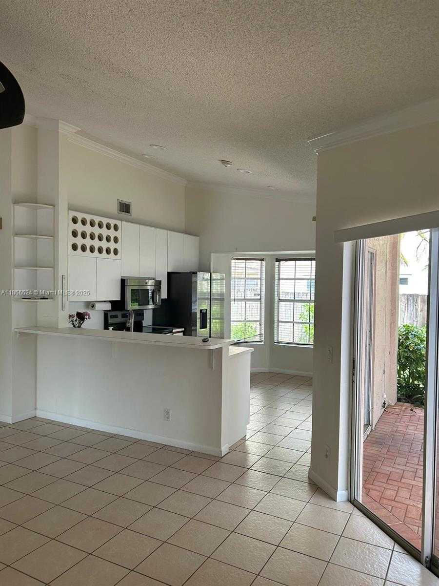 Small Image of 1334 SEAGRAPE CIR, Weston Number 15