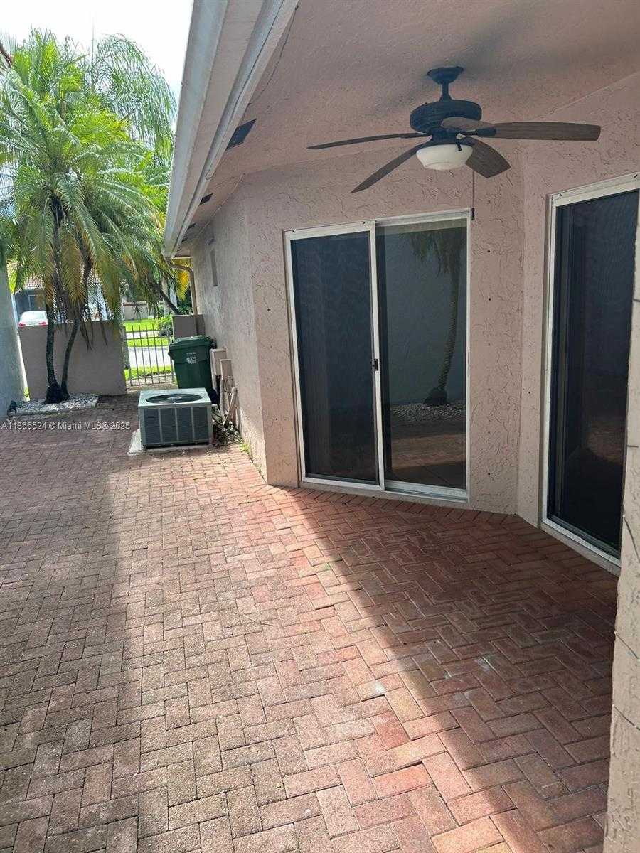 Small Image of 1334 SEAGRAPE CIR, Weston Number 17