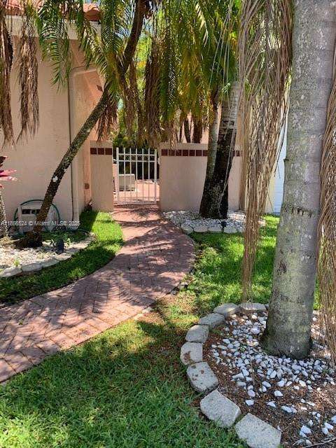 Small Image of 1334 SEAGRAPE CIR, Weston Number 2