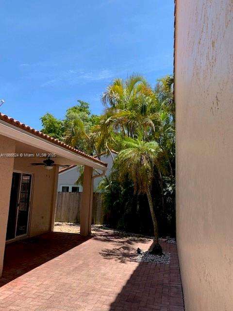 Small Image of 1334 SEAGRAPE CIR, Weston Number 3