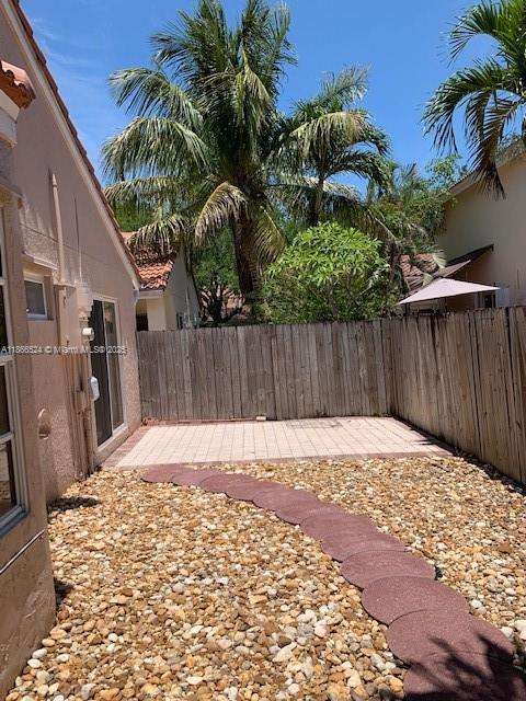 Small Image of 1334 SEAGRAPE CIR, Weston Number 7