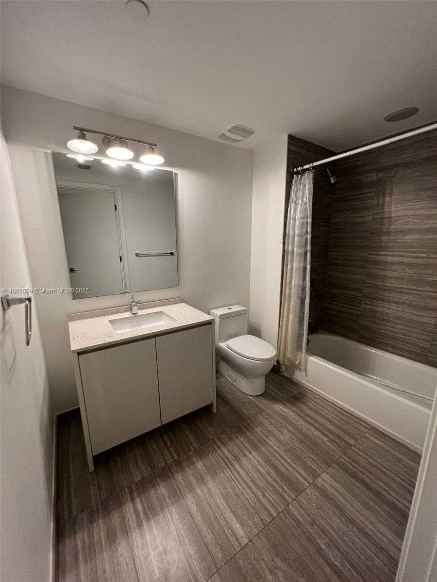 Small Image of 1010 BRICKELL AVE #1510, Miami Number 6