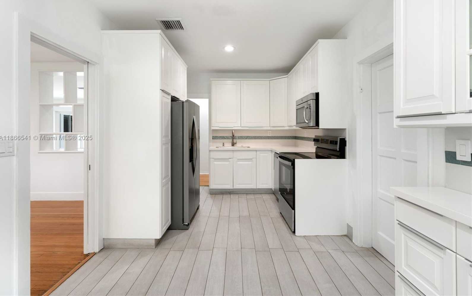 Small Image of 4724 ORDUNA DR, Coral Gables Number 11